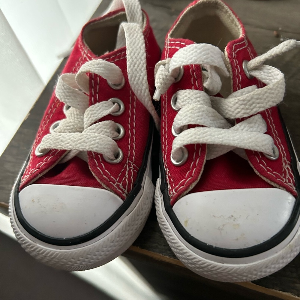 Converse, size 3c, red and white